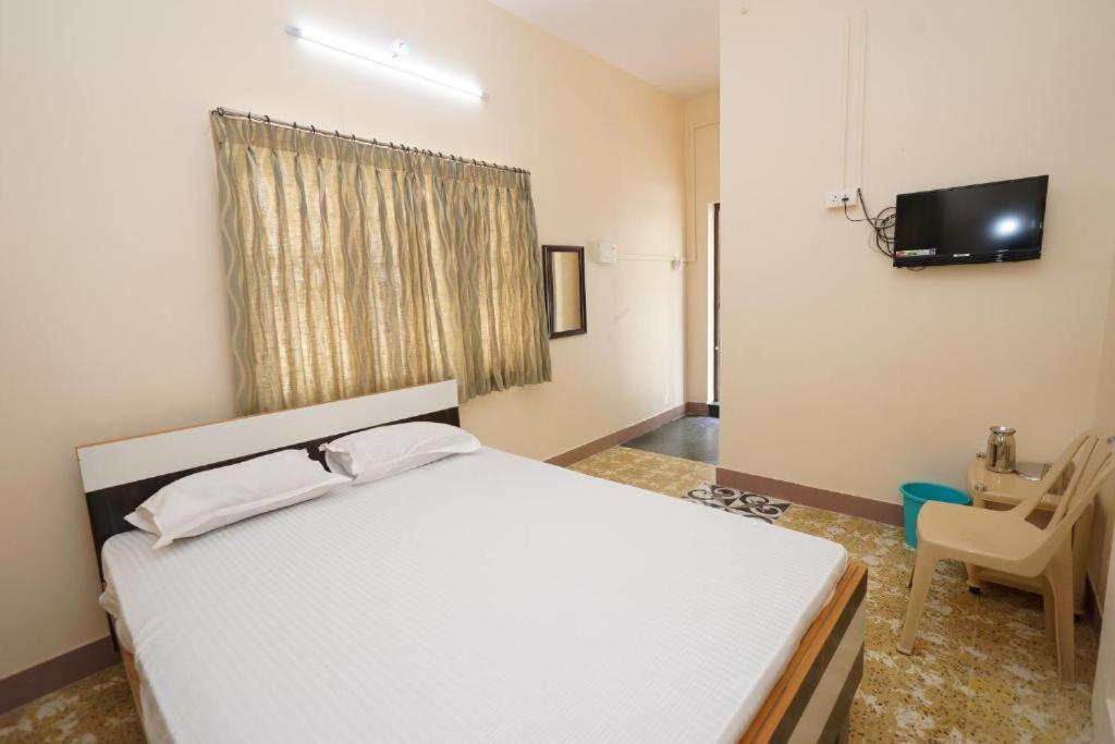 Sowmya Lodge Tiruchirappalli 外观 照片