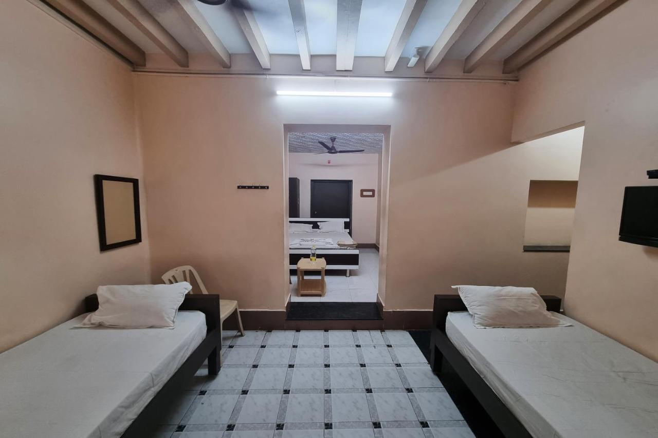 Sowmya Lodge Tiruchirappalli 外观 照片