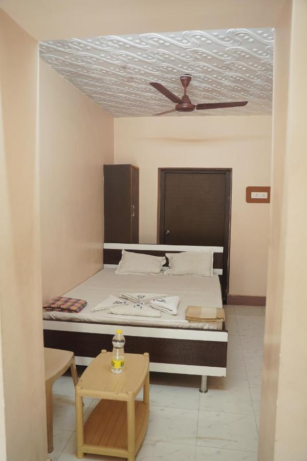 Sowmya Lodge Tiruchirappalli 外观 照片