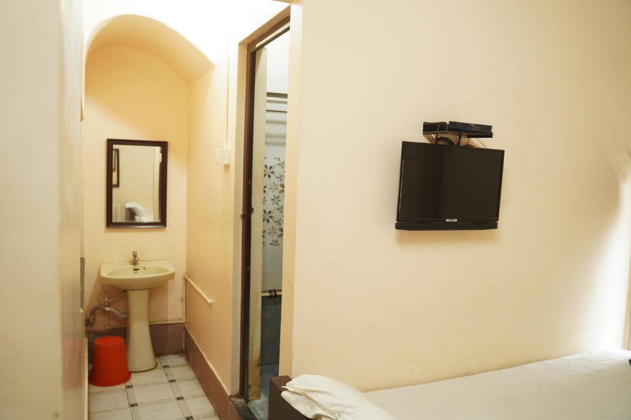 Sowmya Lodge Tiruchirappalli 外观 照片
