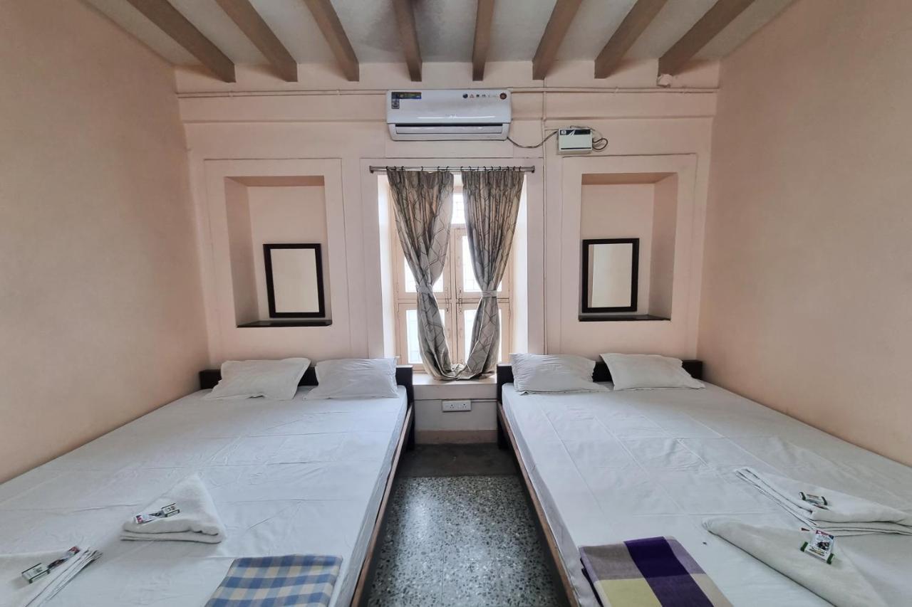 Sowmya Lodge Tiruchirappalli 外观 照片