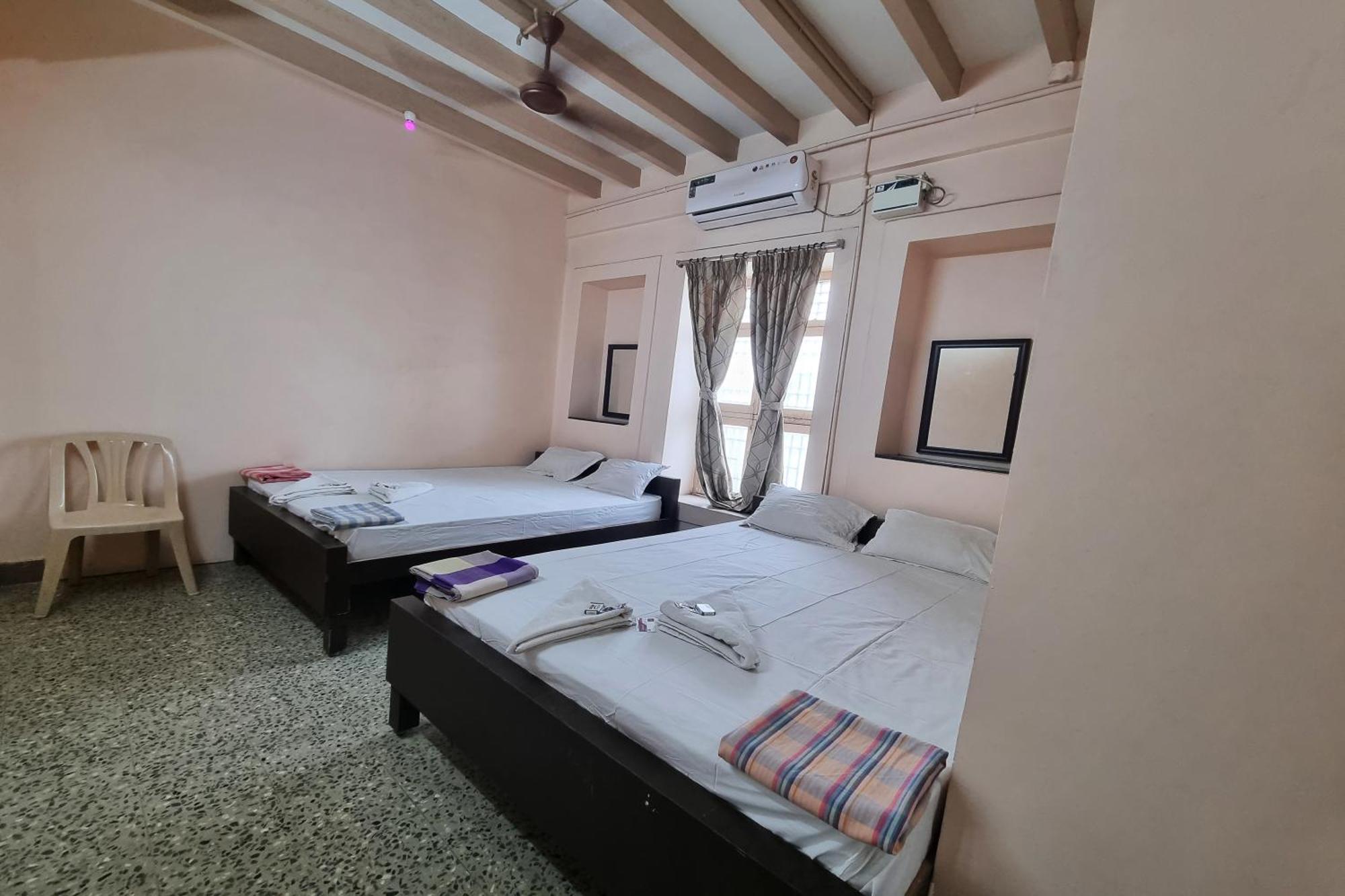 Sowmya Lodge Tiruchirappalli 外观 照片